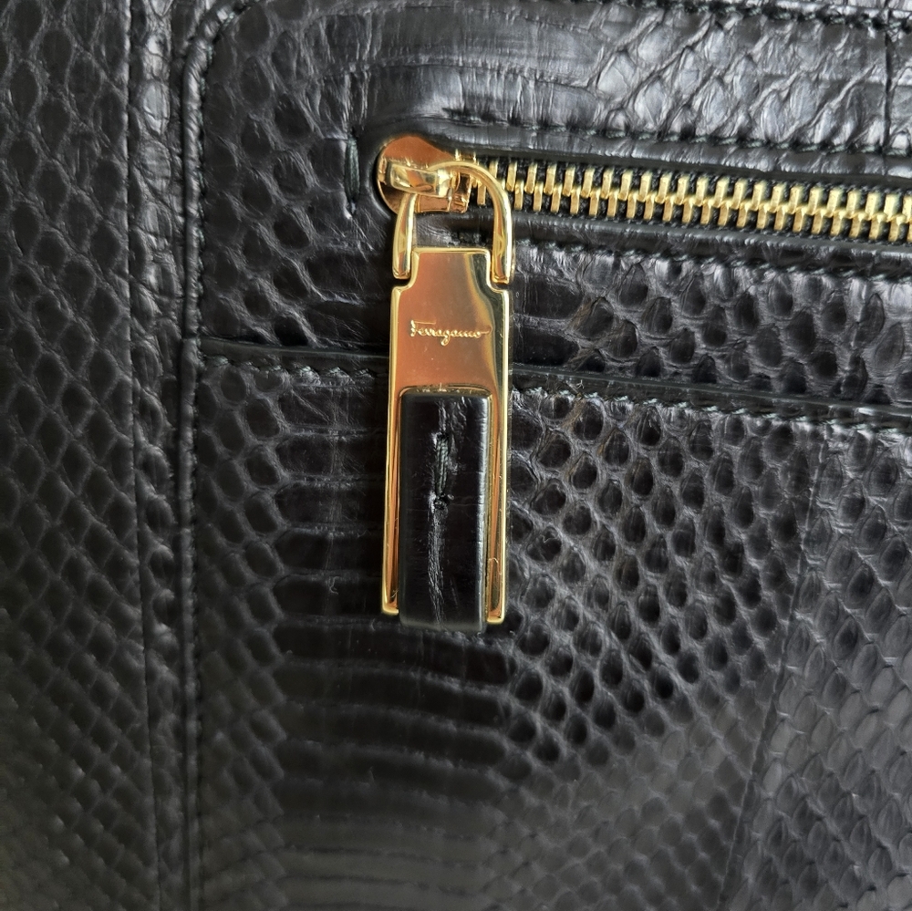 🌟 Salvatore Ferragamo Authentic Black Python Bag - Picture 14 of 16
